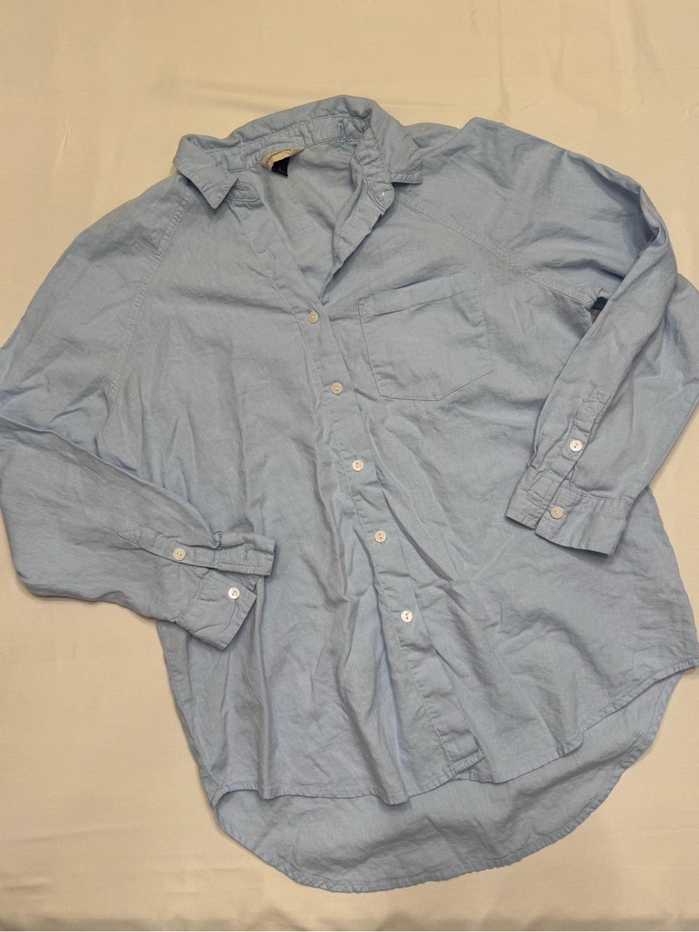 Universal Thread Light Blue Casual Button-Down Shirt
